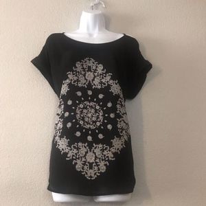 CUTE BLACK TOP WITH CRISSCROSS SHOULDERS